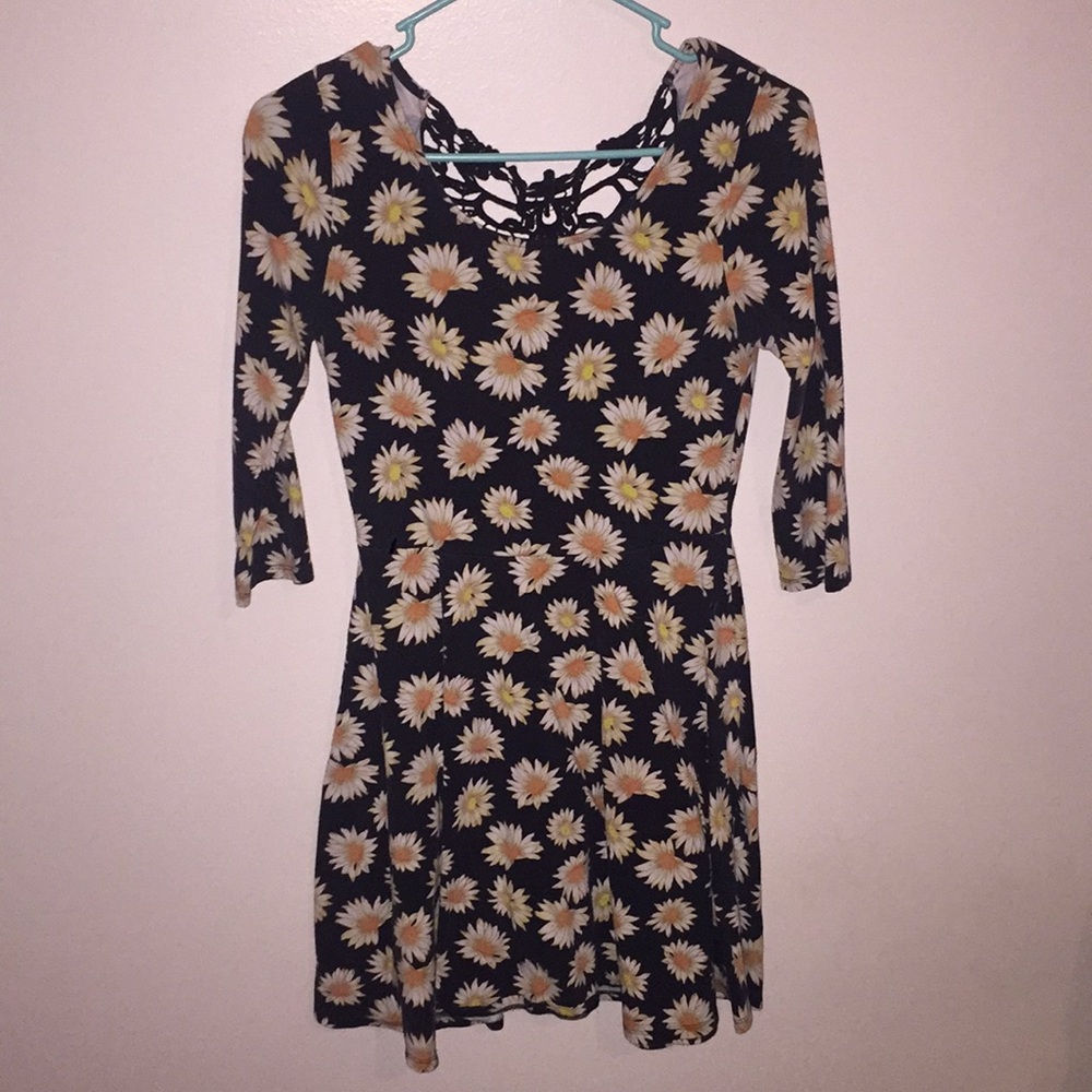 Daisy dress with lace back